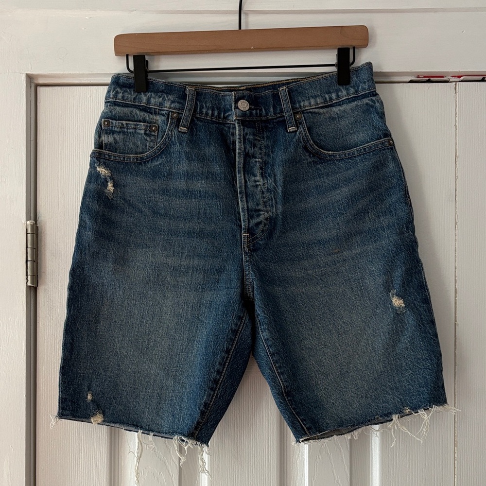 GAP‎ High Waisted Distressed Button Up Jorts Size 28 EUC